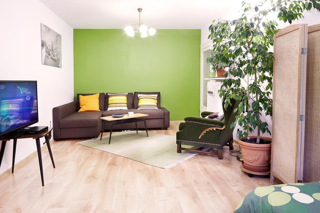 Lovely Garden Flat Near Royal Park Varsavia Camera foto