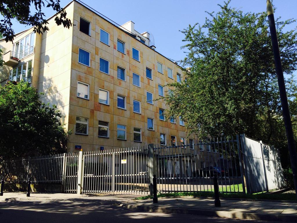 Lovely Garden Flat Near Royal Park Varsavia Esterno foto